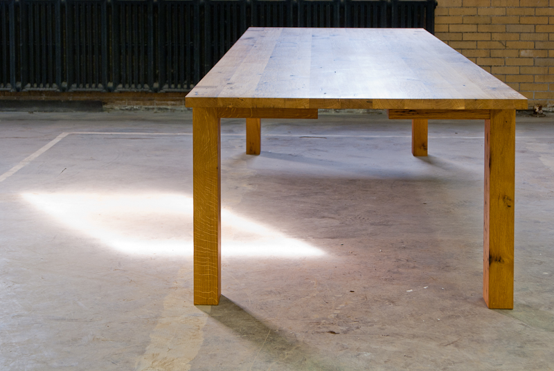 Diplodocus Table